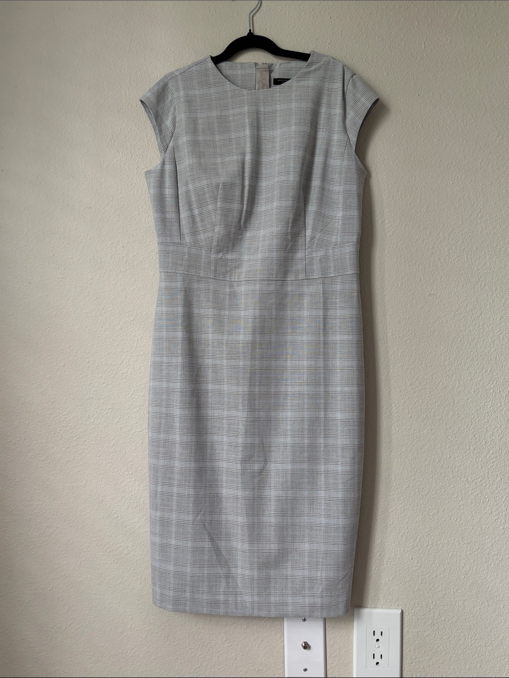 NWT 0P Ann Taylor Light Sheath Dress
